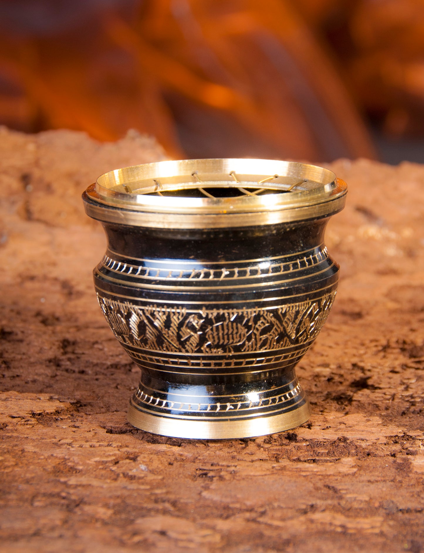 Messing-Räuchergefäss mit Netz schwarz / gold