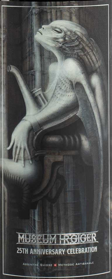 Detailbild HR Giger Anniversary Absinthe – Nahaufnahme des Etiketts mit Göttin aus Gigers ‘The Spell II