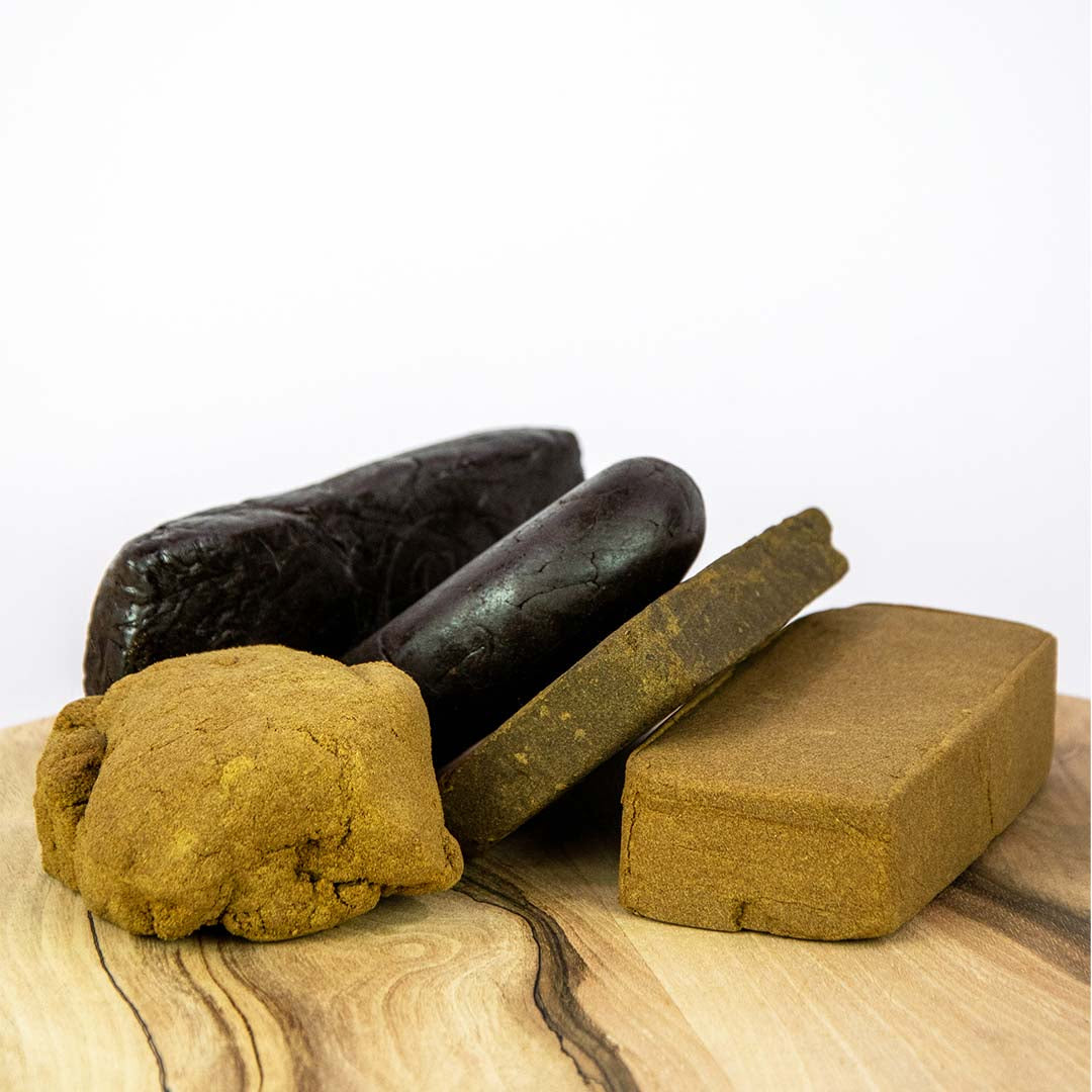 Detailbild CBD Hasch Starter Pack – Nahaufnahme der Texturen und Sortenetiketten