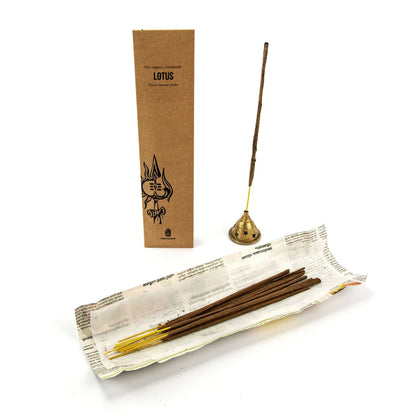 Paropakaram Lotus Räucherstäbchen – blumig-subtiler Duft, handgerollt aus 100% natürlichen Zutaten, nachhaltige Verpackung