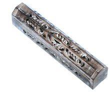 Räucherstäbchenhalter aus Holz mit Schnitzereien und seitlicher Vorratsbox, ca. 30 cm lang