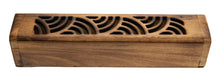 Räucherstäbchenhalter Wave aus Mangoholz, 25,5 cm, mit indischer Schnitzerei und Vorratsfach für Stäbchen und Kegel