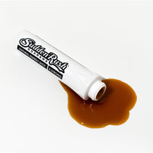 Detailbild Sudden Rush X‑Strong – Nahaufnahme der Etiketten mit Guarana‑ und Maca‑Hinweisen sowie X‑Strong‑Markierung