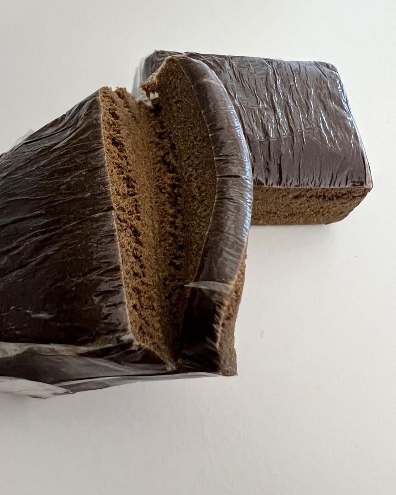 Detailbild Hashtronaut Bubble Cream – Nahaufnahme der klebrig-cremigen Struktur und Oberflächenbeschaffenheit